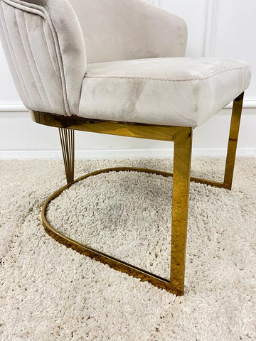 Chelmsford Beige - Gold Base