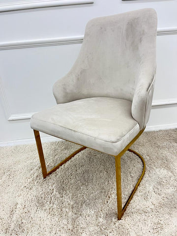 Chelmsford Beige - Gold Base