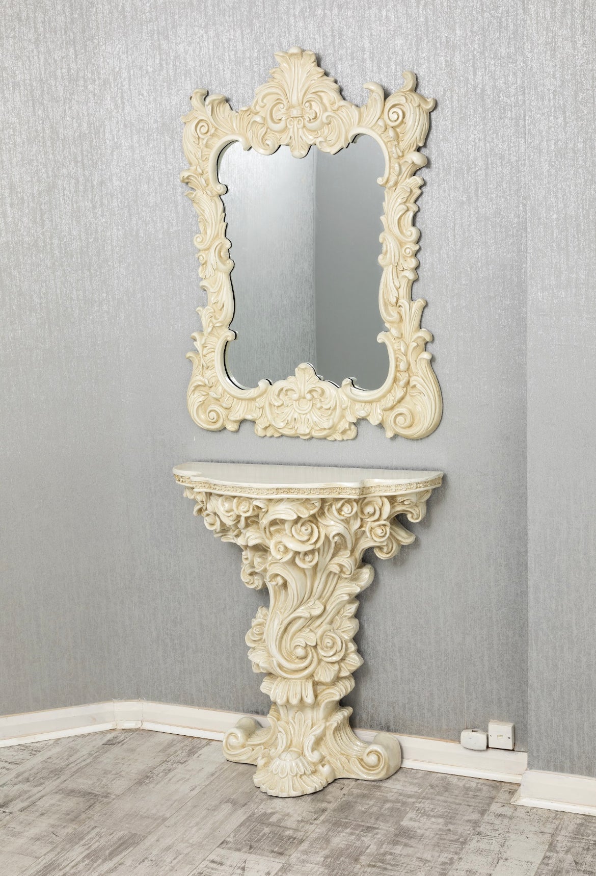 ORNATE CREAM CONSOLE